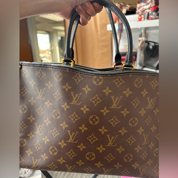 Louis Vuitton Classic Brown Monogram Tote - Picture 1 of 5